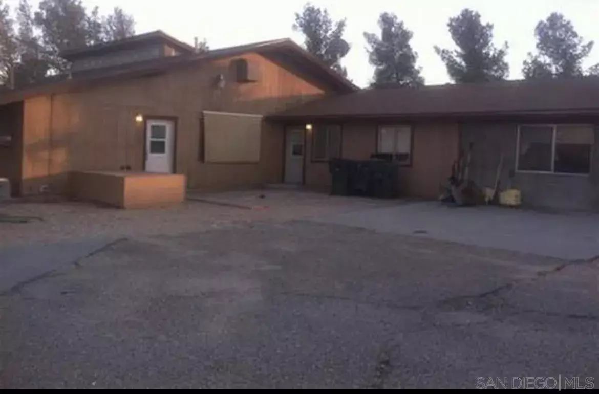 Apple Valley, CA 92308,26012 DESERT VIEW AVE