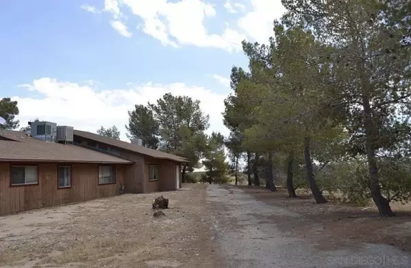 Apple Valley, CA 92308,26012 DESERT VIEW AVE