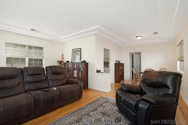 Coronado, CA 92118,418 H Avenue