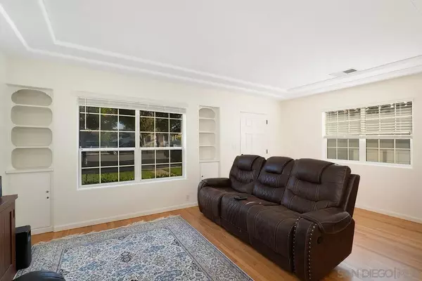 Coronado, CA 92118,418 H Avenue