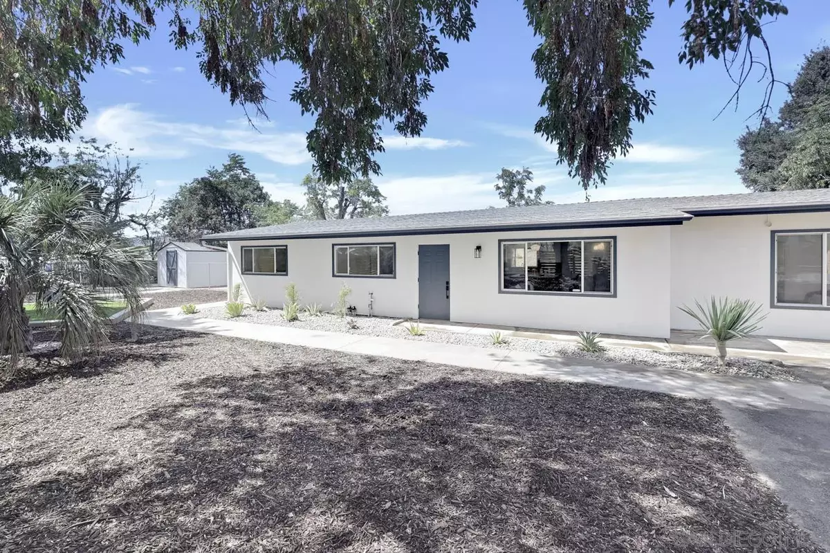 Lakeside, CA 92040,12236 LAKESHORE DR