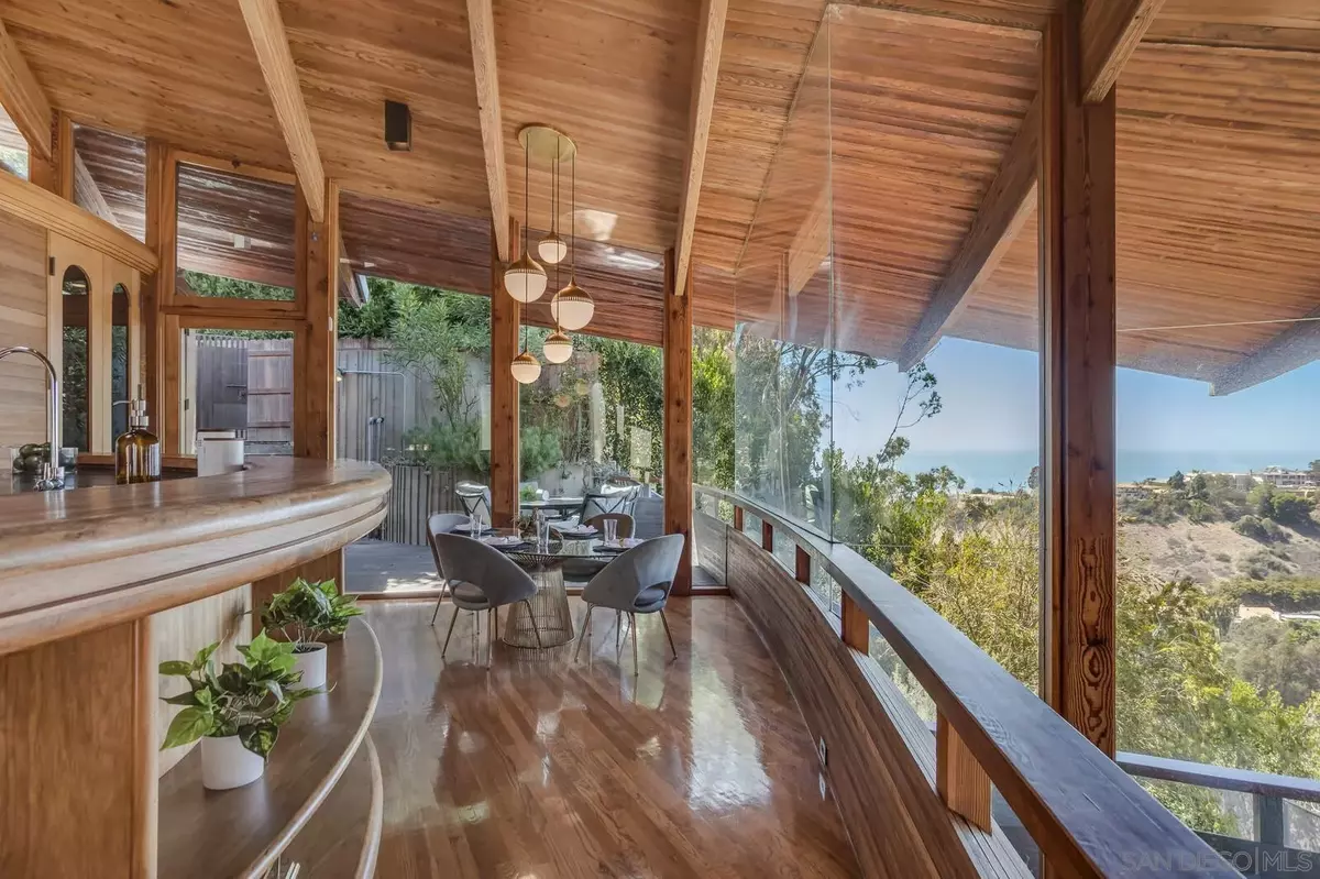 La Jolla, CA 92037,7799 Starlight Dr