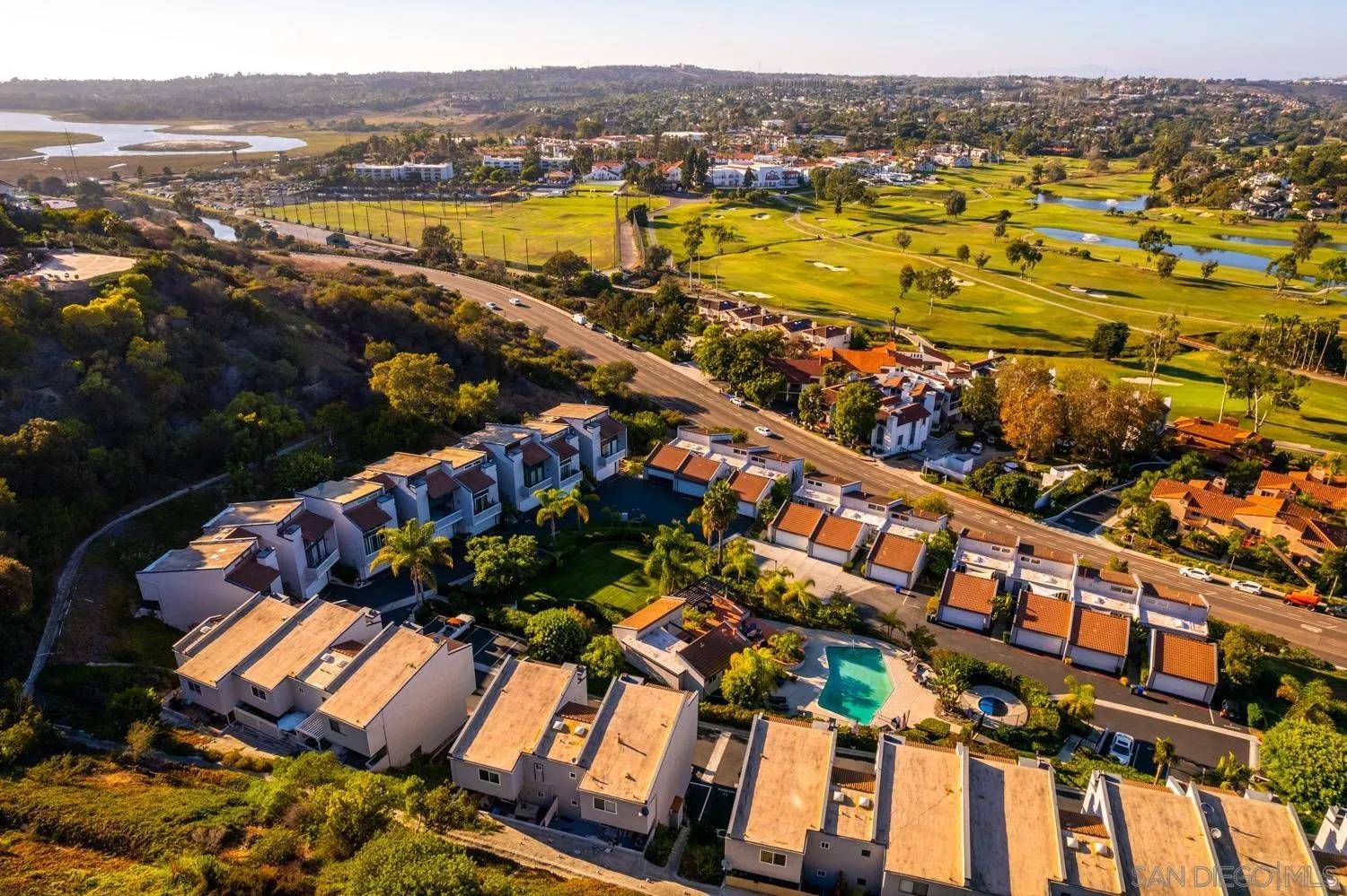 Carlsbad, CA 92009,2419 La Costa #A