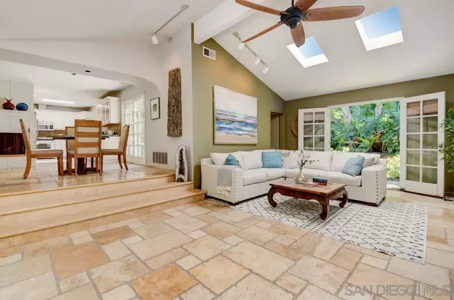 829 Sidonia St, Encinitas, CA 92024