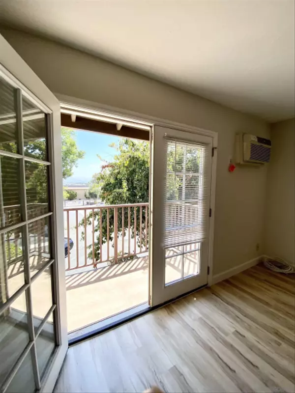 El Cajon, CA 92020,1280 W Main Street ##32