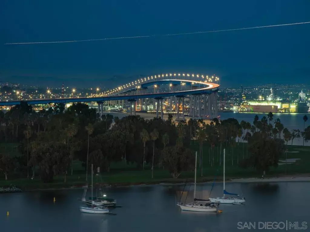 Coronado, CA 92118,1770 Avenida del Mundo #1007
