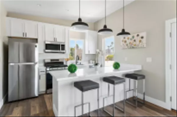 San Diego, CA 92117,4924 Iroquois