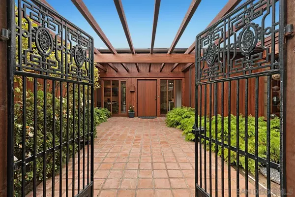 La Jolla, CA 92037,2803 Inverness Dr