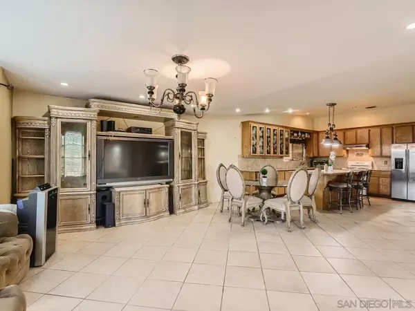 Fallbrook, CA 92028,840 La Strada Dr