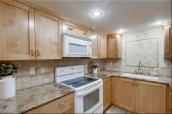 San Diego, CA 92103,3675 7th Avenue #C