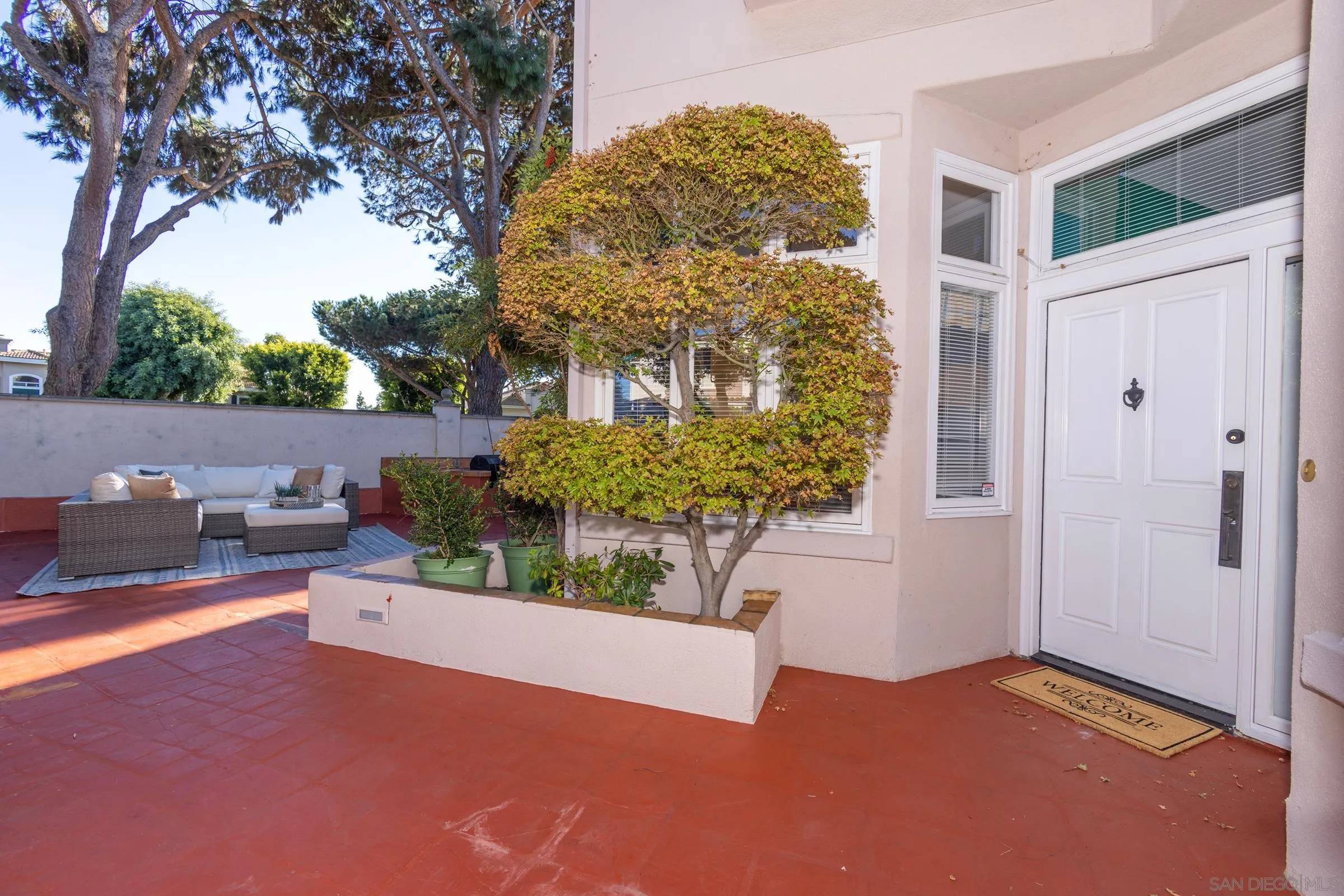5212 Renaissance Ave, San Diego, CA 92122