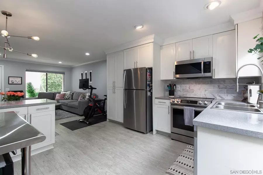 8462 Via Sonoma #41, La Jolla, CA 92037