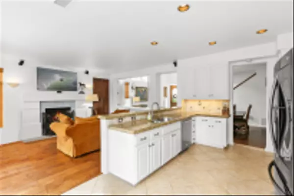 San Diego, CA 92130,4515 Da Vinci Street