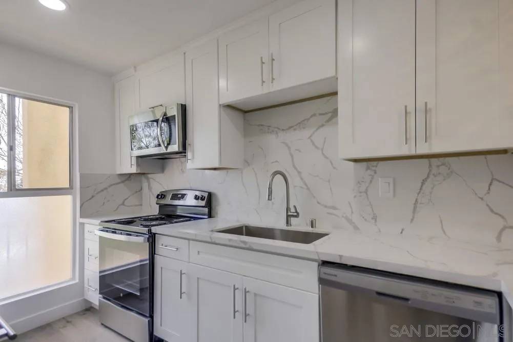 La Mesa, CA 91942,5700 Baltimore Dr #160