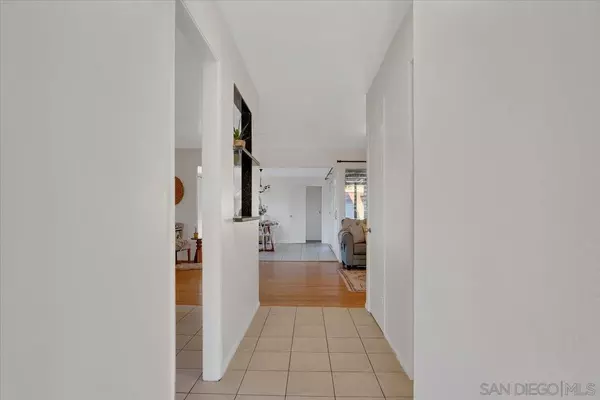 San Diego, CA 92120,6310 Raydel Ct