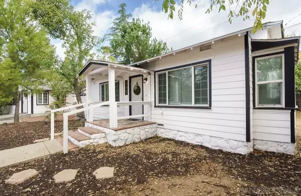 Alpine, CA 91901,2233-35 W Victoria Dr