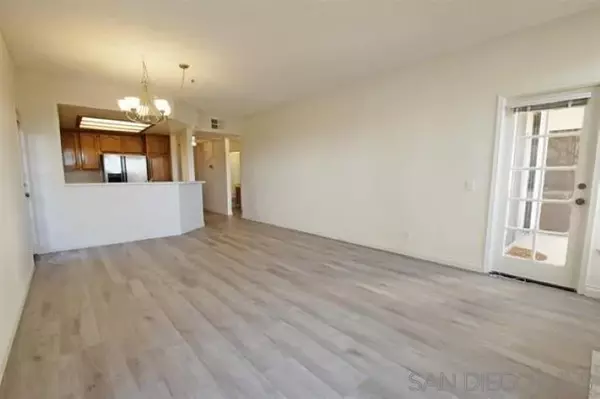 San Diego, CA 92110,5865 Friars Rd #3114