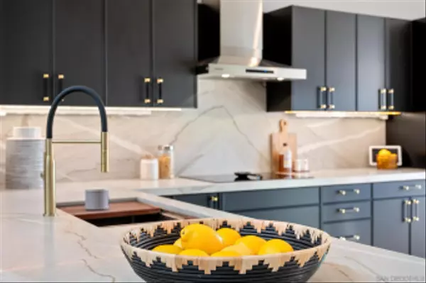 Encinitas, CA 92024,1735 ALDERSGATE RD