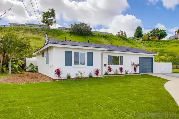 272 Deerock Pl, San Diego, CA 92114