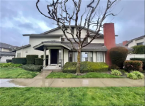 18134 Old Trail Lane, Fountain Valley, CA 92708