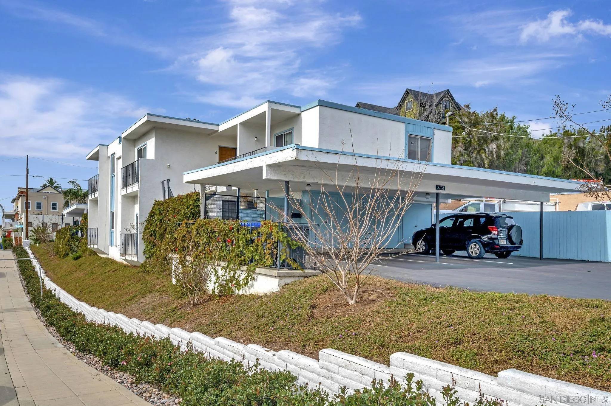 San Diego, CA 92101,2108 3rd Avenue #1