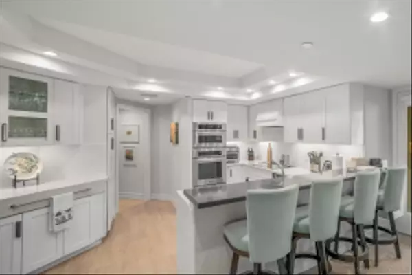 1099 1st Street #201, Coronado, CA 92118