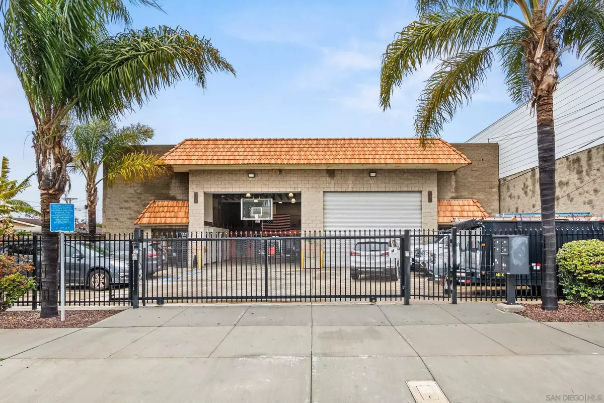 San Diego, CA 91950,225-31 16Th St