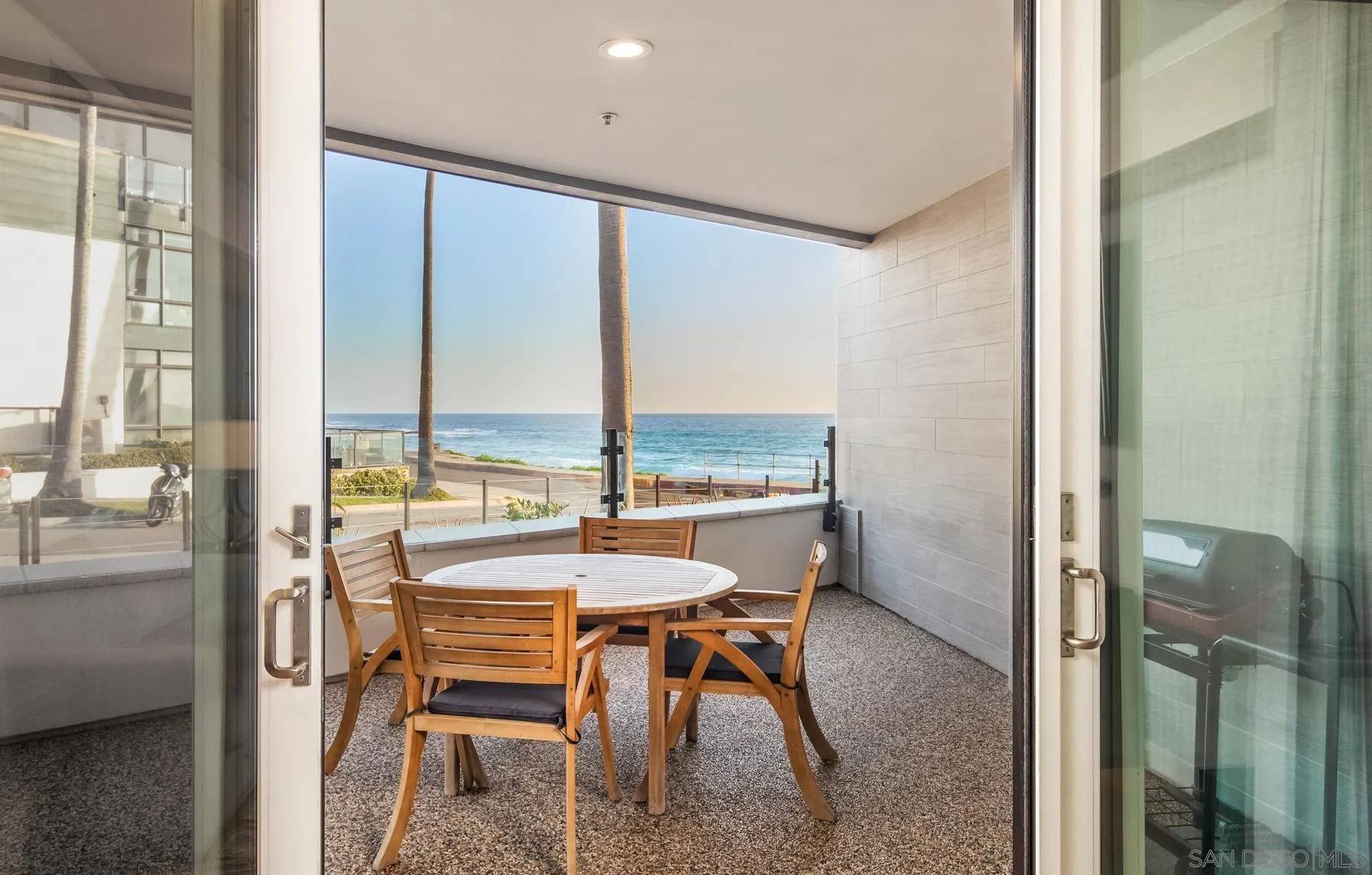 La Jolla, CA 92037,6767 Neptune Pl #101