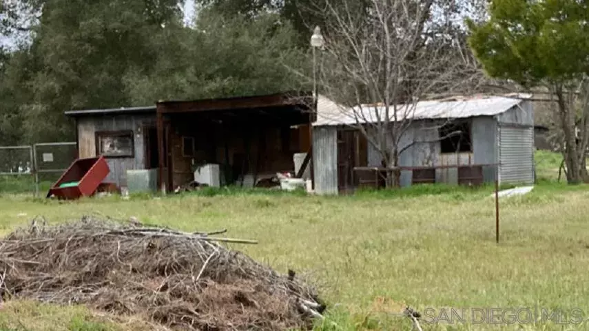 39445 Mildred St, Bouelvard, CA 91905