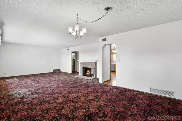 San Diego, CA 92120,6225 Del Cerro Blvd