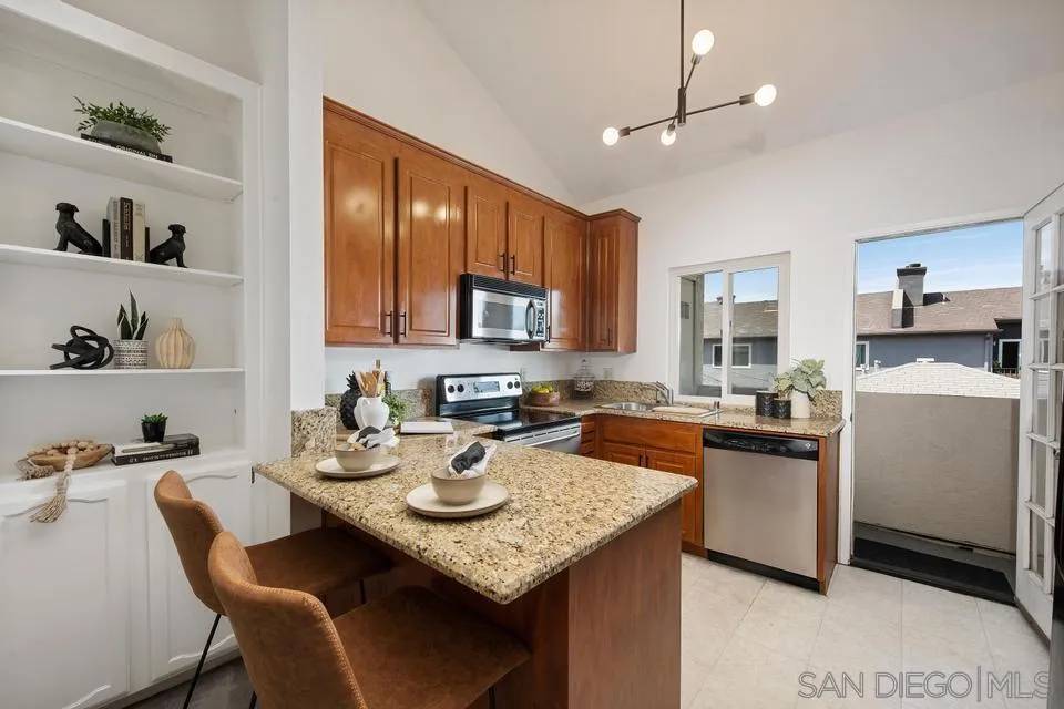 San Diego, CA 92104,3962 Bancroft St ##6