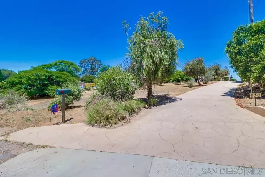 530 Mountain View Rd, El Cajon, CA 92021