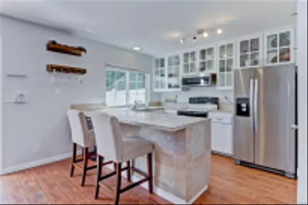 La Mesa, CA 91942,5800 Lake Murray Blvd #30