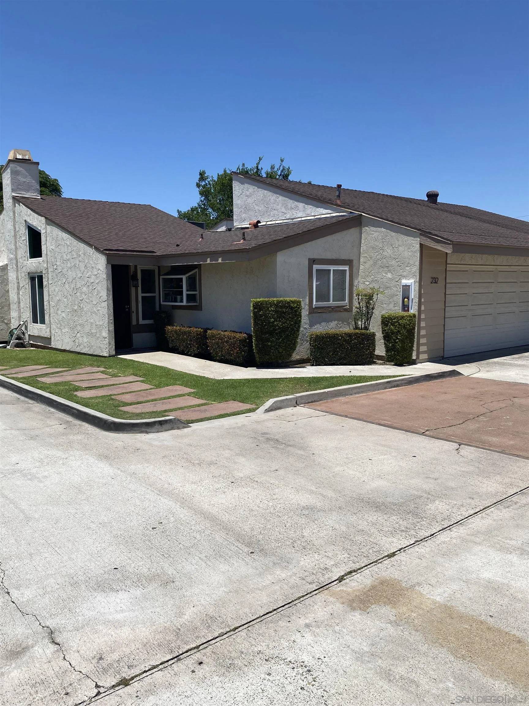 El Cajon, CA 92020,232 Lindell Ave