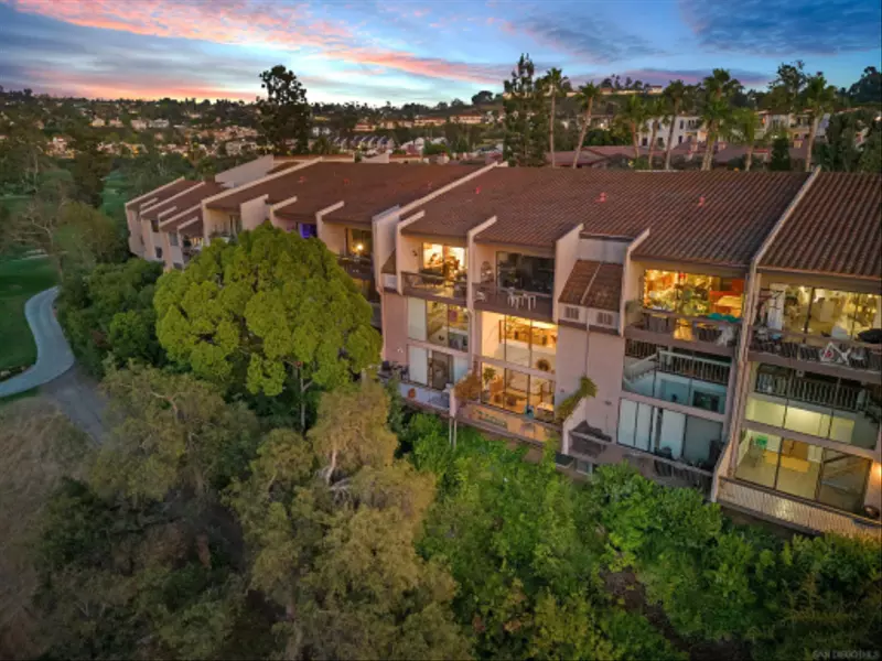 2564 Navarra Drive #106, Carlsbad, CA 92009