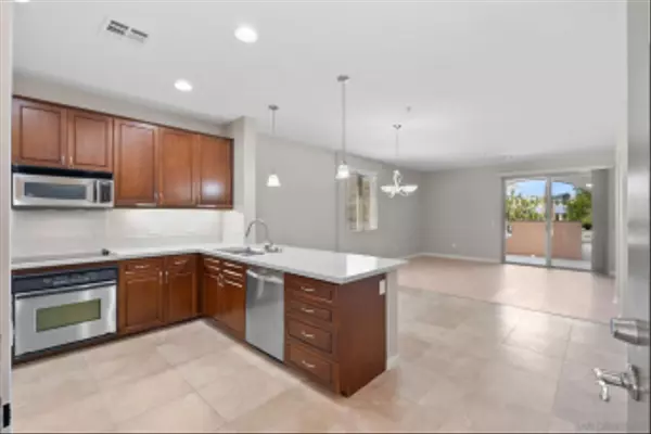 3857 Pell Pl #101, San Diego, CA 92130