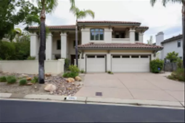 15992 S Woodson Dr, Ramona, CA 92065
