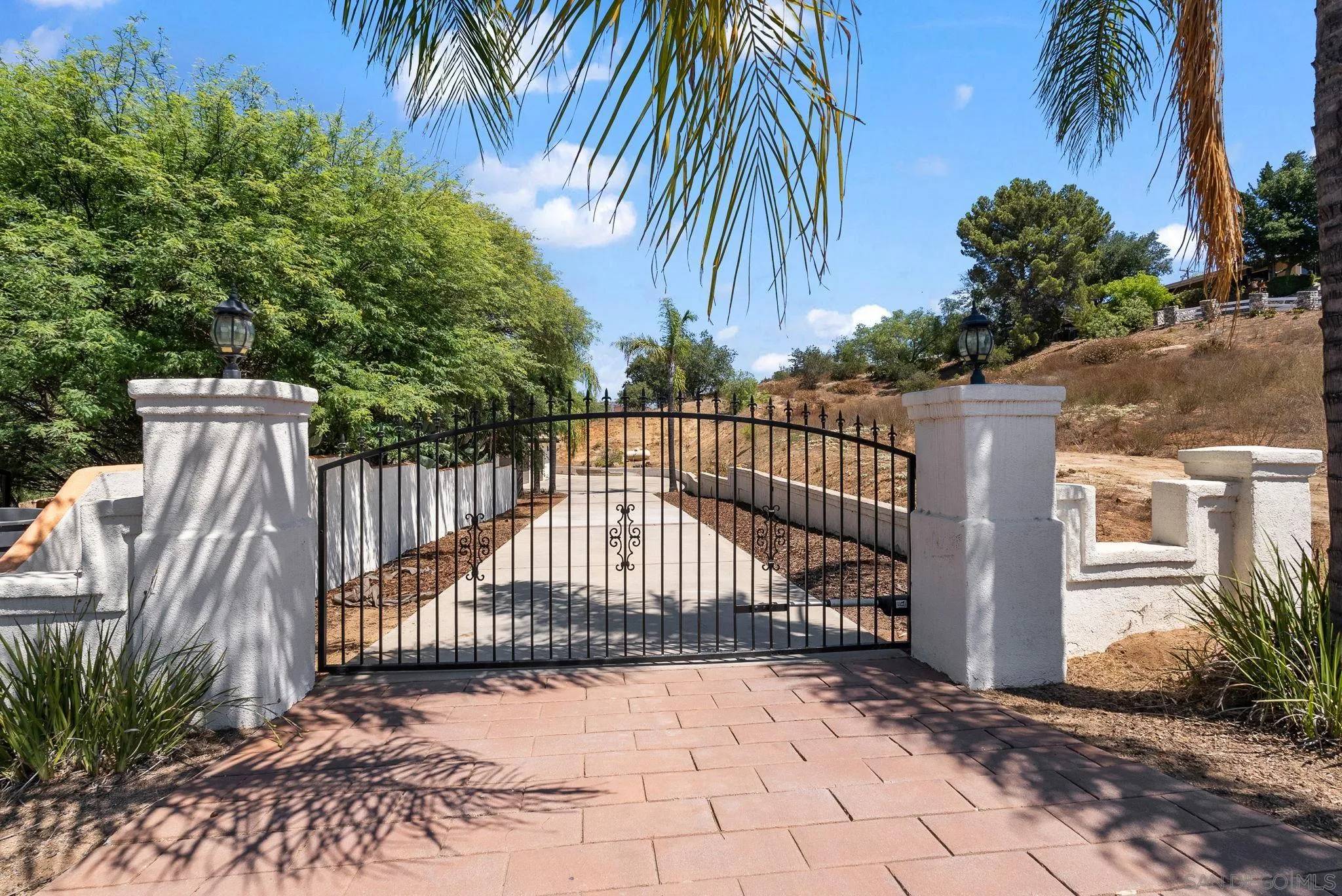 Valley Center, CA 92082,30077 Alta Mira Ln