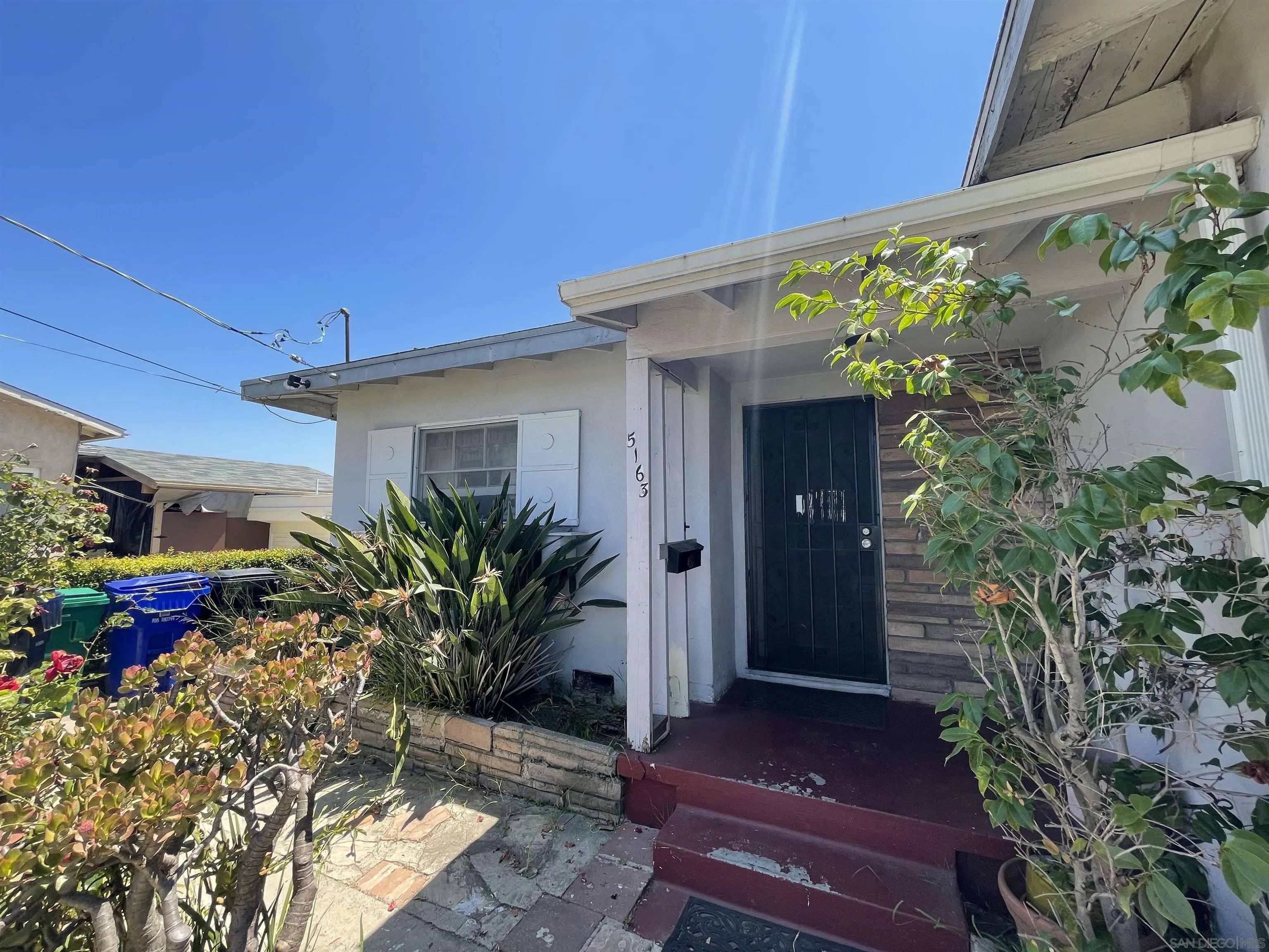 San Diego, CA 92114,5163 Coban St