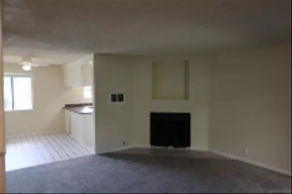 Oceanside, CA 92054,2118 Oceanside Blvd