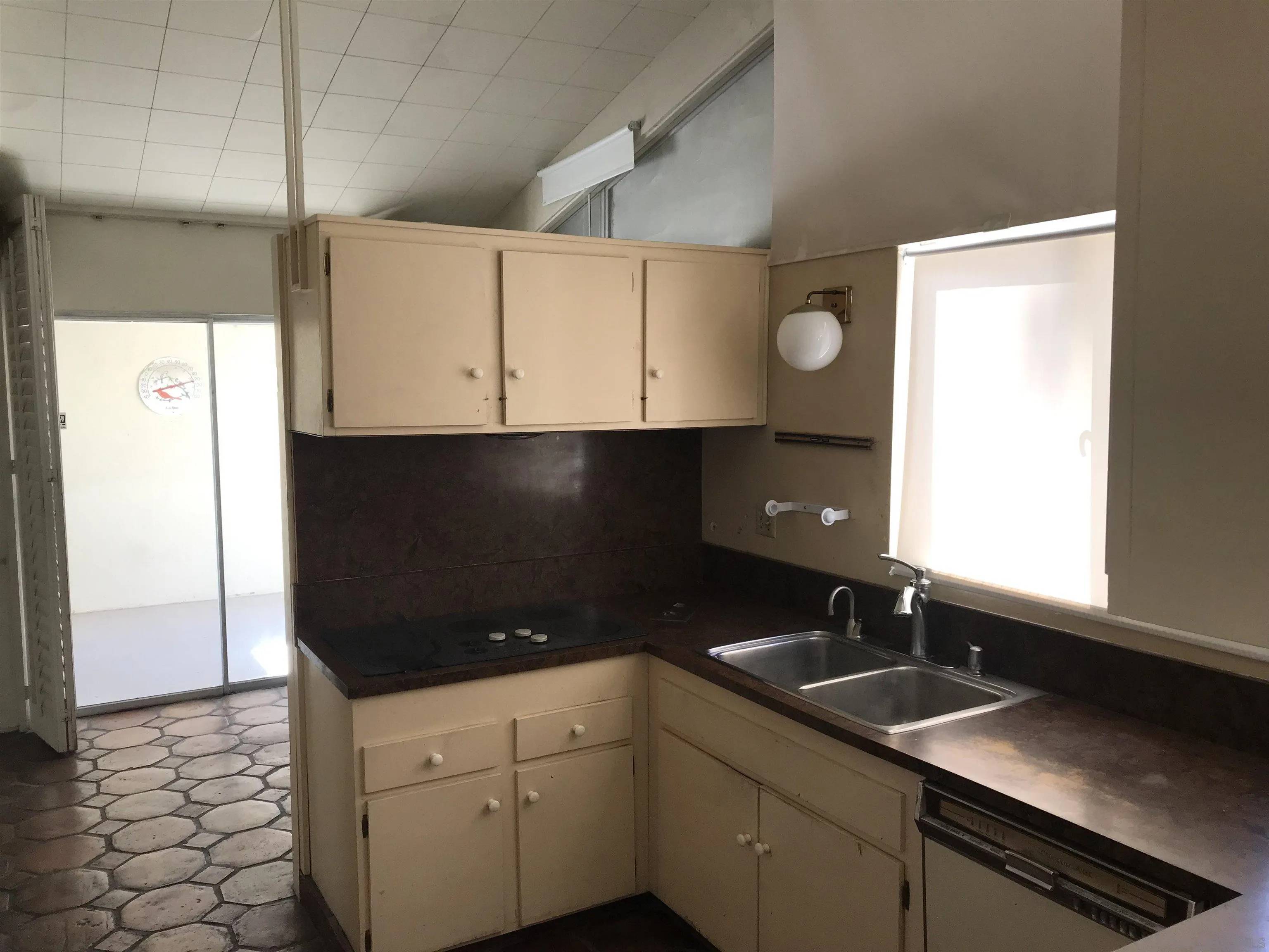 Palm Springs, CA 92262,816 N Fair Cir