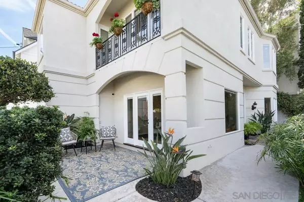 Coronado, CA 92118,1116 8th St