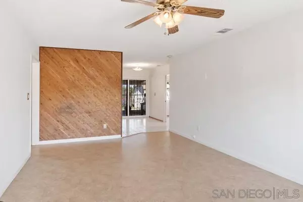 Sd, CA 92117,4918 Gallatin Way