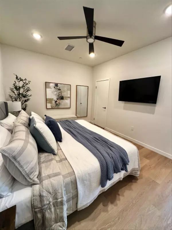 San Diego, CA 92107,3909 Voltaire St #106