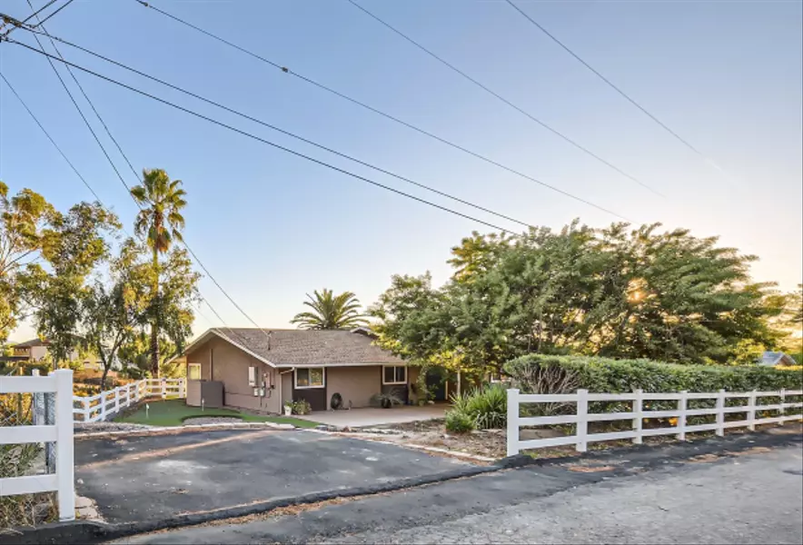 3265 Zumbrota Rd, Alpine, CA 91901