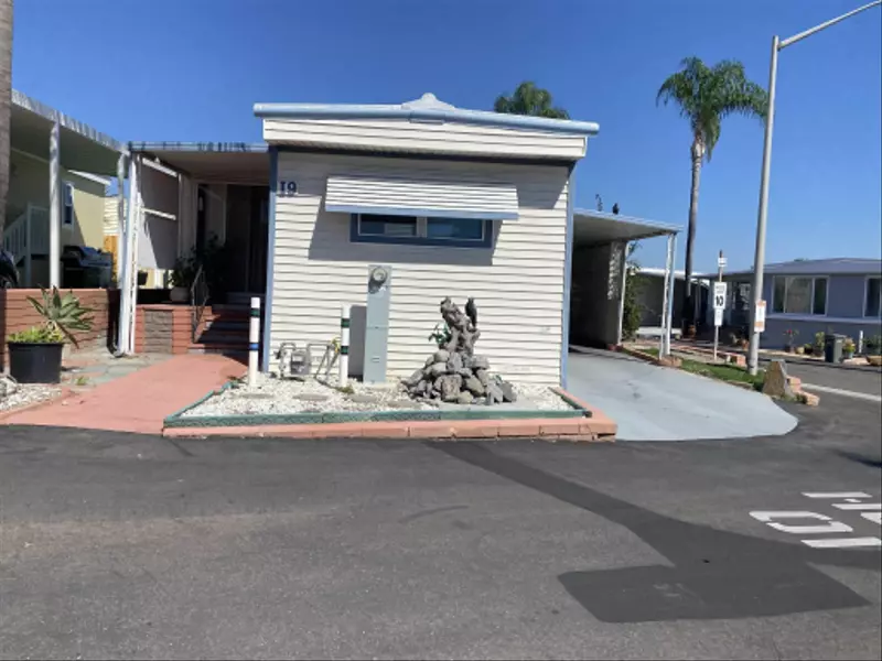 245 W Bobier Drive #19, Vista, CA 92083