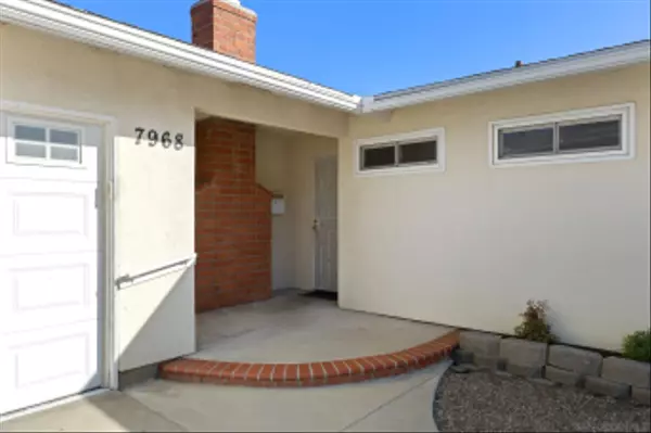 Santee, CA 92071,7968 Woodpecker Way