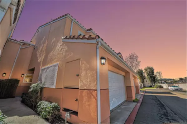 9029 Calle Del Verde, Santee, CA 92071