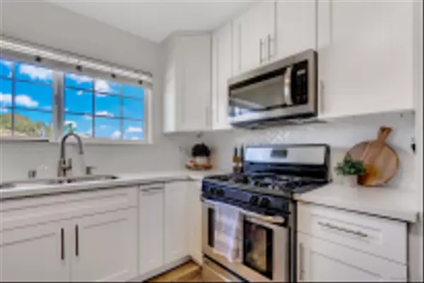 San Diego, CA 92139,7865 Prairie Mound Way