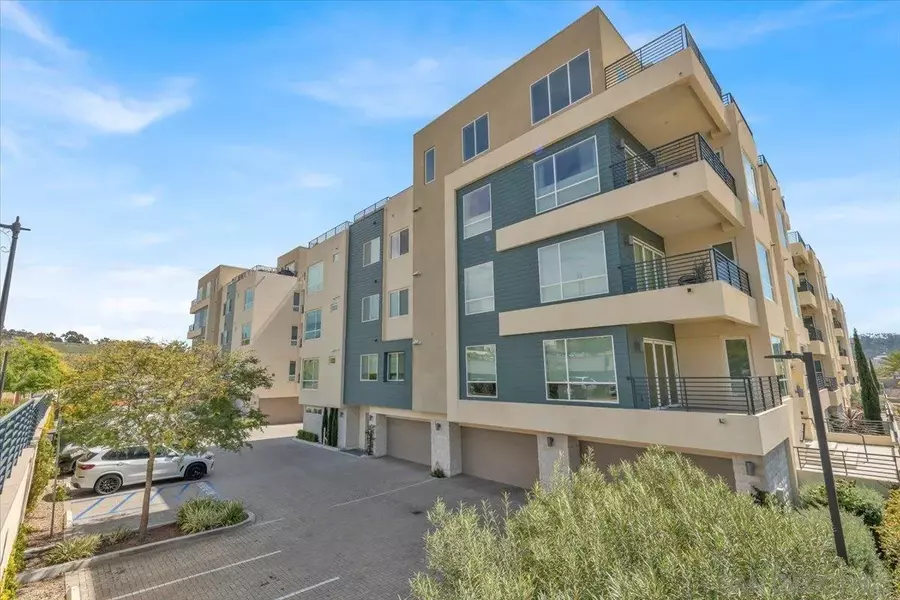 2460 Community Ln #4, San Diego, CA 92108